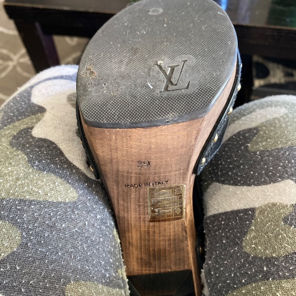 Louis Vouitton Heels - Picture 3 of 3